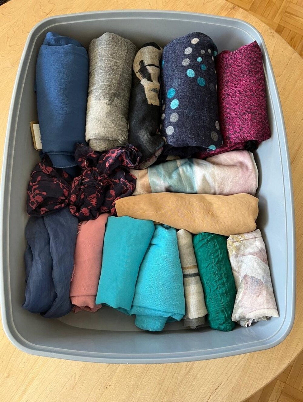 Mixed Lot of Colorful Scarves[ Hegap] Most Of Them Brand New .thePrice For All .